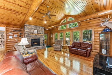 Quality-built and exceptionally maintained, this 3-bedroom - photo 3