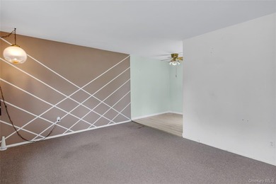 Welcome to this charming three-bedroom, one-bath home, perfectly - photo 5