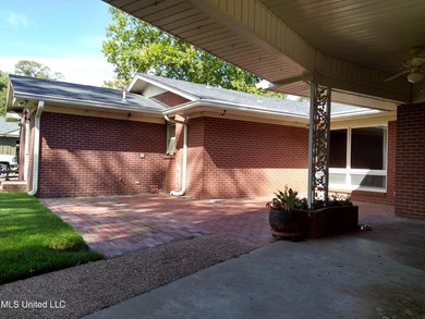 Three Bedroom Three and a Half Bath Great Family Neighborhood - photo 10