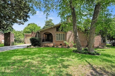 Nestled in the highly sought after and established Northwood - photo 2