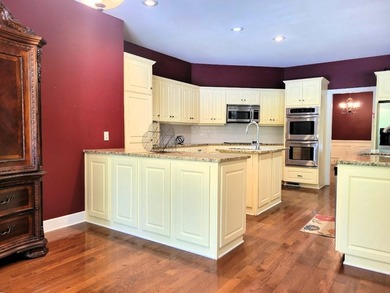Enjoy waterfront living on Lake Murray. Beautiful home with a - photo 12