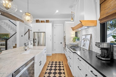 Welcome to this beautifully appointed 3-bedroom, 3.5-bath - photo 17
