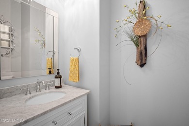 Welcome to this beautifully appointed 3-bedroom, 3.5-bath - photo 25