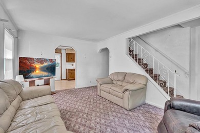 Charming 4-bedroom, 1-bath Cape located mid-block on a quiet - photo 5
