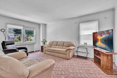 Charming 4-bedroom, 1-bath Cape located mid-block on a quiet - photo 7