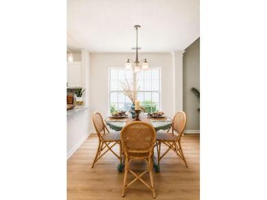 UPDATED PHOTOS! This adorable garden home has been completely - photo 9