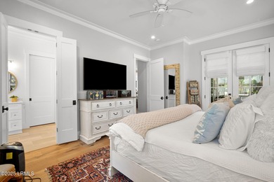 Welcome to this beautifully appointed 3-bedroom, 3.5-bath - photo 30