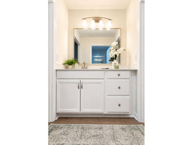 UPDATED PHOTOS! This adorable garden home has been completely - photo 10