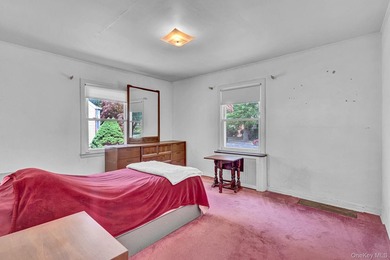 Charming 4-bedroom, 1-bath Cape located mid-block on a quiet - photo 10