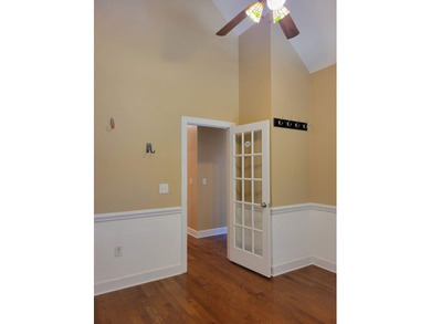 Enjoy waterfront living on Lake Murray. Beautiful home with a - photo 33