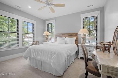 Welcome to this beautifully appointed 3-bedroom, 3.5-bath - photo 38