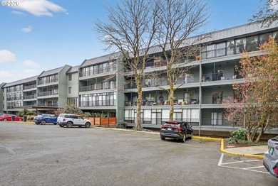 Light-Filled Condo with Expansive Balcony & Exceptional - photo 1