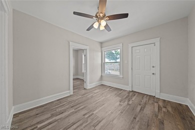 Welcome to this beautifully renovated, move-in-ready 5-bedroom - photo 4