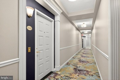 GREAT NEW PRICE on this freshly painted top floor unit with - photo 7