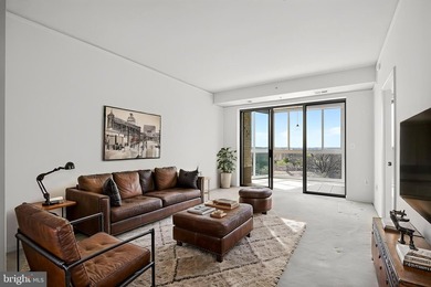 GREAT NEW PRICE on this freshly painted top floor unit with - photo 10