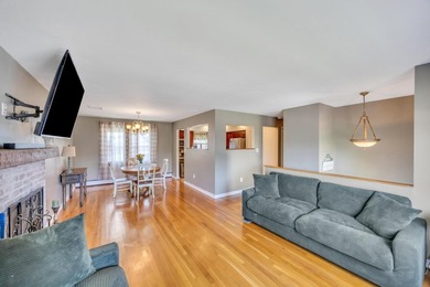 This Beautiful Well Maintained Home Perfectly Landscaped Front & - photo 12