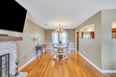 This Beautiful Well Maintained Home Perfectly Landscaped Front & - photo 15