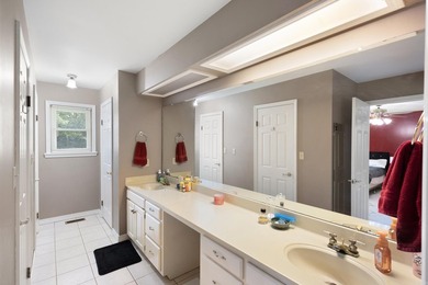 Spacious 4 bedroom, 3 full bath home offering everything you - photo 28