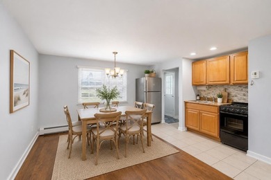 This Beautiful Well Maintained Home Perfectly Landscaped Front & - photo 29