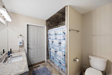 Spacious 4 bedroom, 3 full bath home offering everything you - photo 33