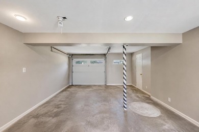 This Beautiful Well Maintained Home Perfectly Landscaped Front & - photo 33
