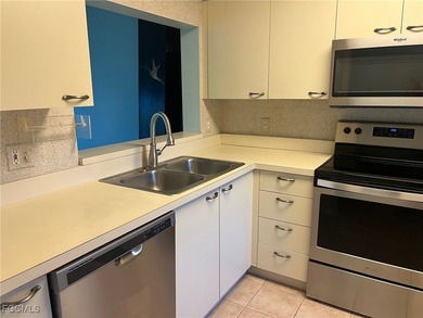 (private lake, pond, creek) Condo For Sale in Fort Myers Florida