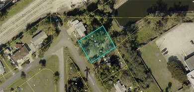 Caloosahatchee River Lot Sale Pending in Fort Myers Florida