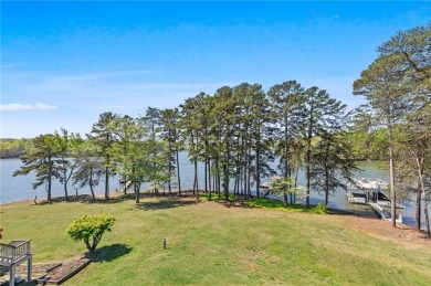 Lake Home For Sale in Dawsonville, Georgia