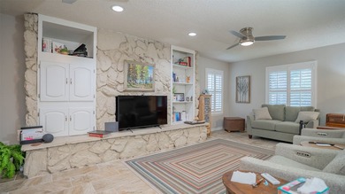 COMPARABLE TO NEW!!! Per seller, approx. 900 sq. ft. larger than - photo 3