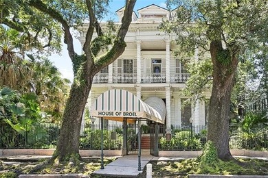 (private lake, pond, coastal) Home Active Under Contract in New Orleans Louisiana