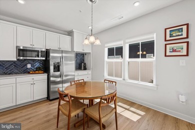 Welcome to Perry's Retreat, an exquisite coastal-inspired - photo 8
