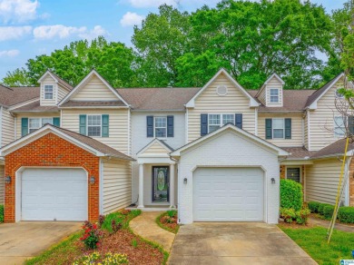 Lake Townhome/Townhouse Sale Pending in Oxford, Alabama