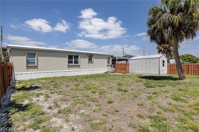 PRICED TO SELL!! Spacious Double Wide, in a quiet and friendly - photo 3