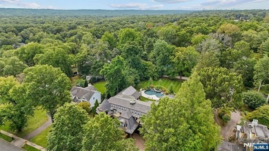 A rare opportunity to own one of Closter's signature residences - photo 3