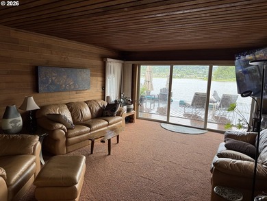 Rare Original Single-Level Round-Top Floating Home | Oregon - photo 8