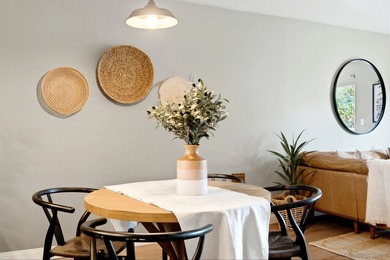 Welcome to this beautifully maintained 2-bedroom, 1-bath condo - photo 9