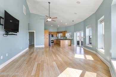 Gorgeous 3 bedroom, 3 bath beach front home beautifully built to - photo 11