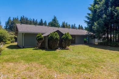 Tucked along the fairway of Crestview Golf Course on a quiet - photo 12