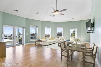 Gorgeous 3 bedroom, 3 bath beach front home beautifully built to - photo 12