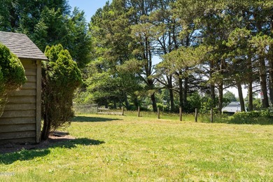 Tucked along the fairway of Crestview Golf Course on a quiet - photo 13