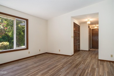 Tucked along the fairway of Crestview Golf Course on a quiet - photo 19