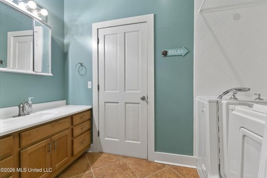 Gorgeous 3 bedroom, 3 bath beach front home beautifully built to - photo 21
