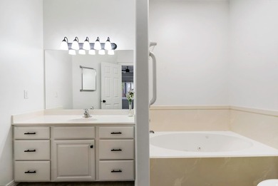 PRICE DROPPED!! NEWLY RENOVATED!! This one won't last! BRAND-NEW - photo 22