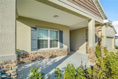 This beautiful home offers 3 bedrooms plus den, 2 bathrooms and - photo 3