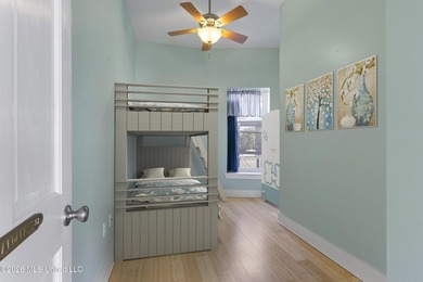 Gorgeous 3 bedroom, 3 bath beach front home beautifully built to - photo 24