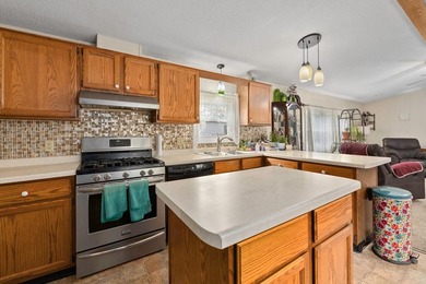 Enjoy carefree waterfront living in this beautifully maintained - photo 5