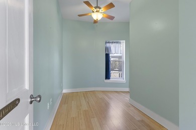Gorgeous 3 bedroom, 3 bath beach front home beautifully built to - photo 25