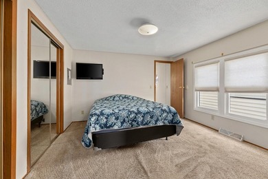 Enjoy carefree waterfront living in this beautifully maintained - photo 7