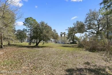 Gorgeous 3 bedroom, 3 bath beach front home beautifully built to - photo 32