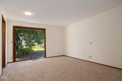 Tucked along the fairway of Crestview Golf Course on a quiet - photo 36